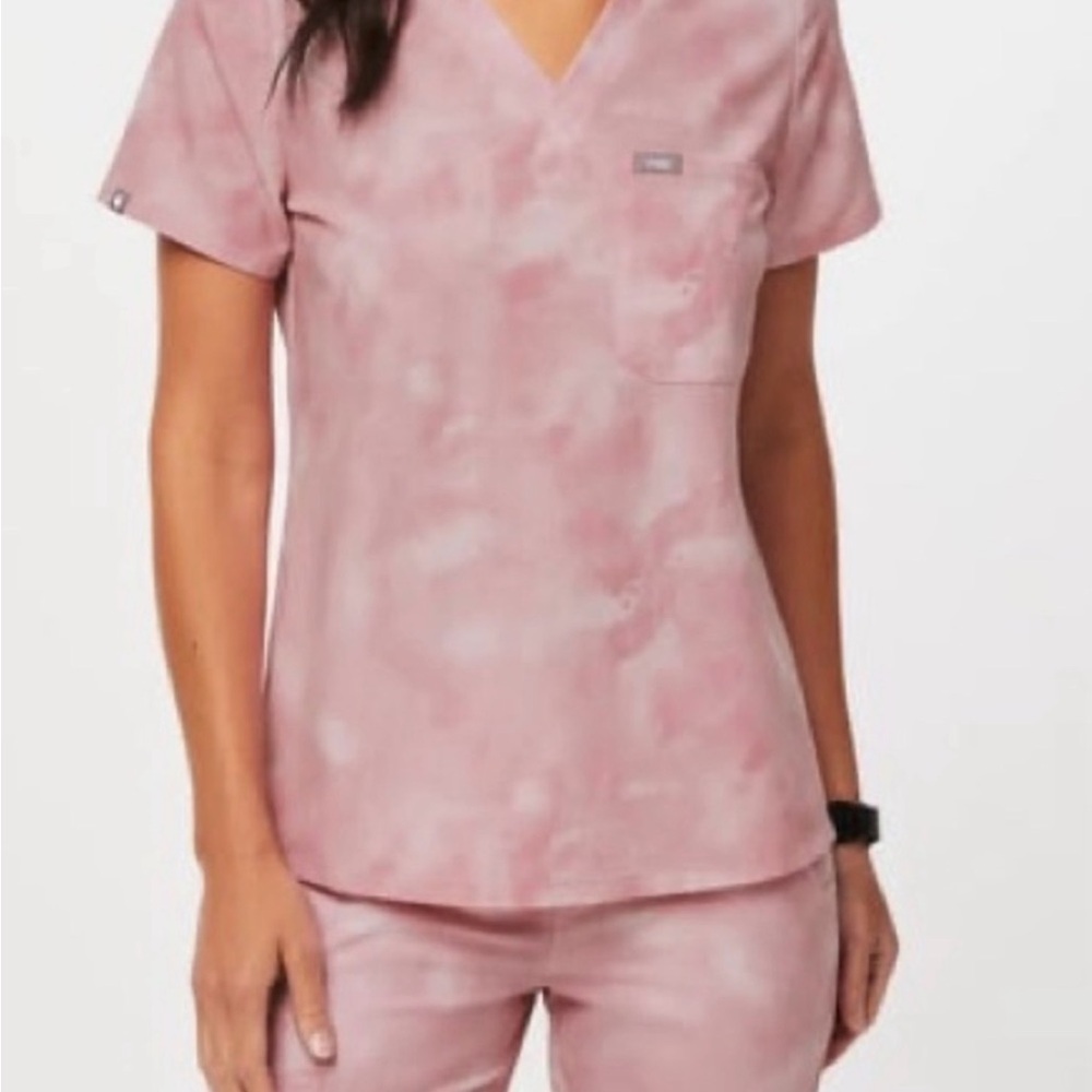 FIGS Women's Pink Tie-Dye V-Neck Scrub Top XXS